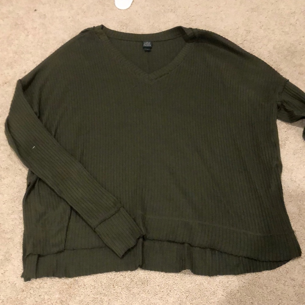 Women’s oversized olive green long sleeve shirt